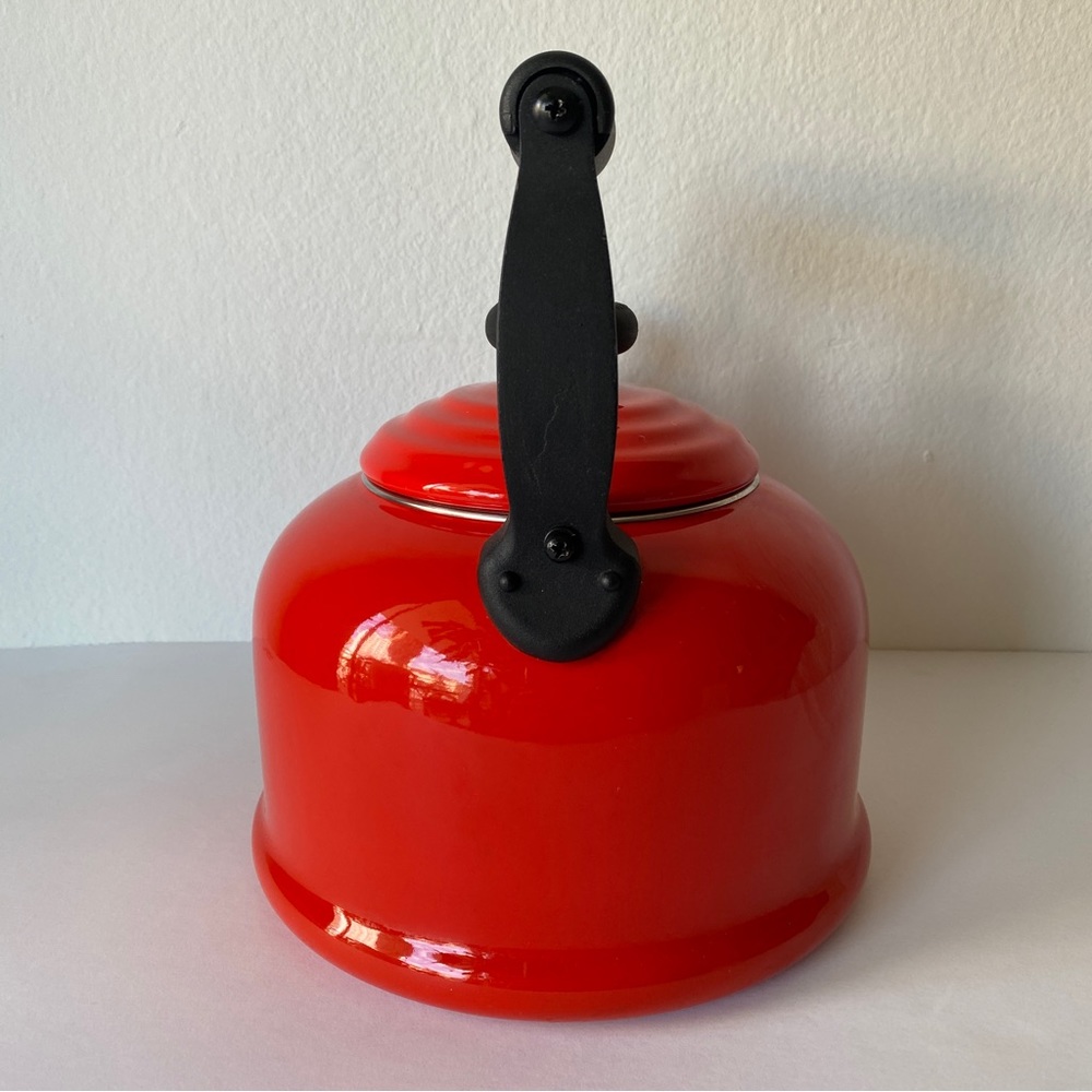 Le Creuset Cherry Red Whistling Kettle - Picture 4 of 11
